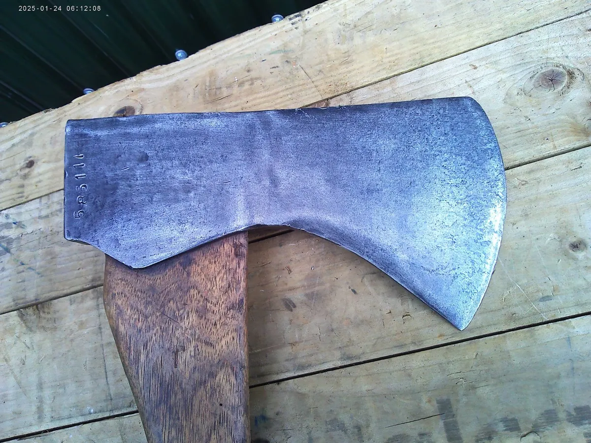Axe - Image 4