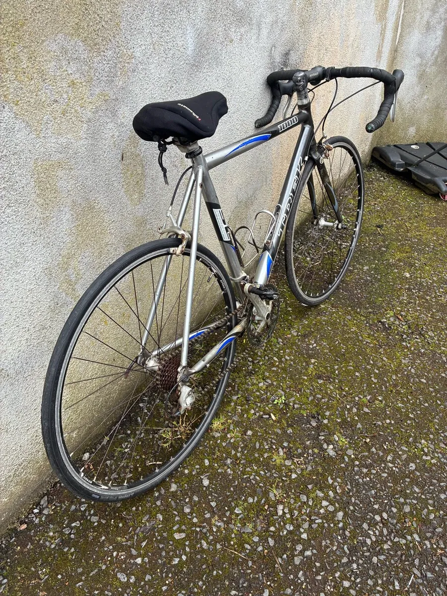 Trek road bike - Image 3