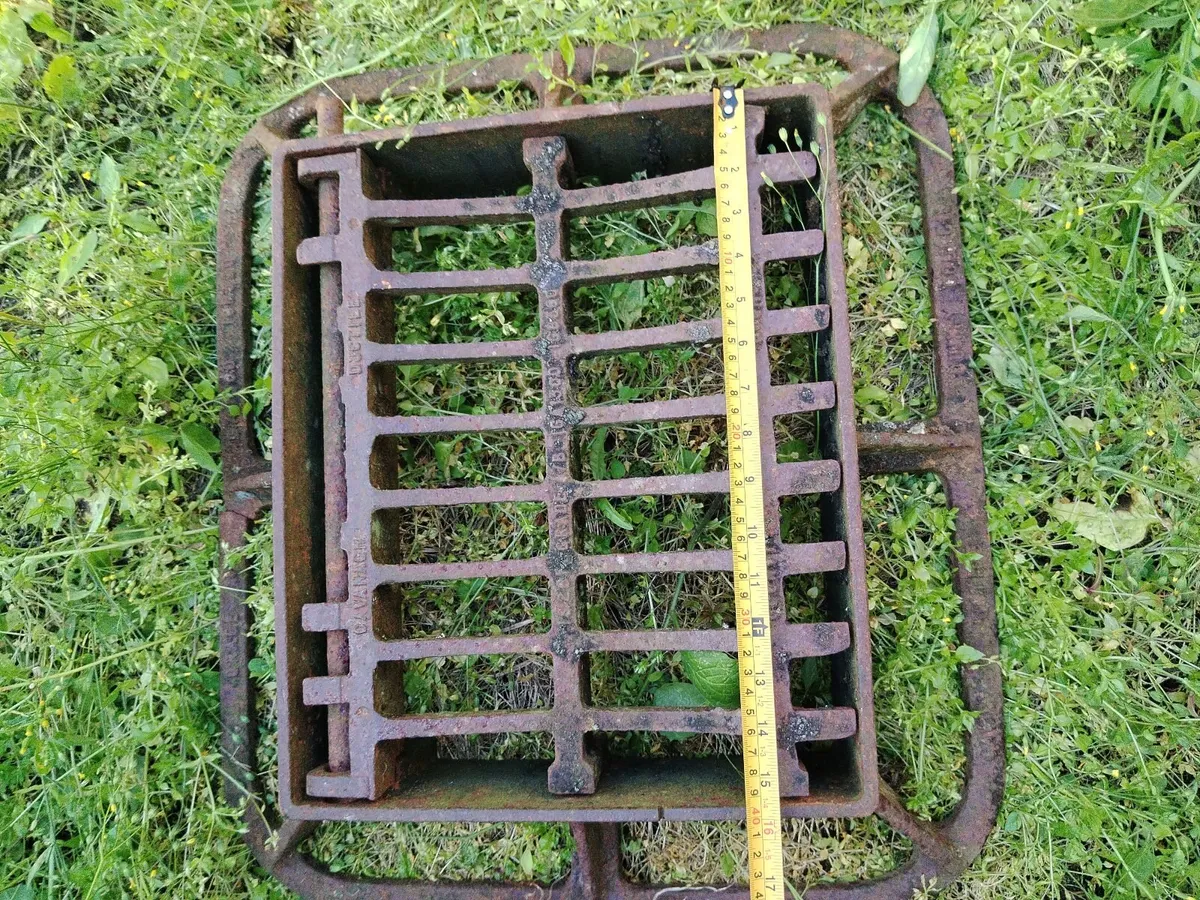 Cast Iron yard gully - Image 2