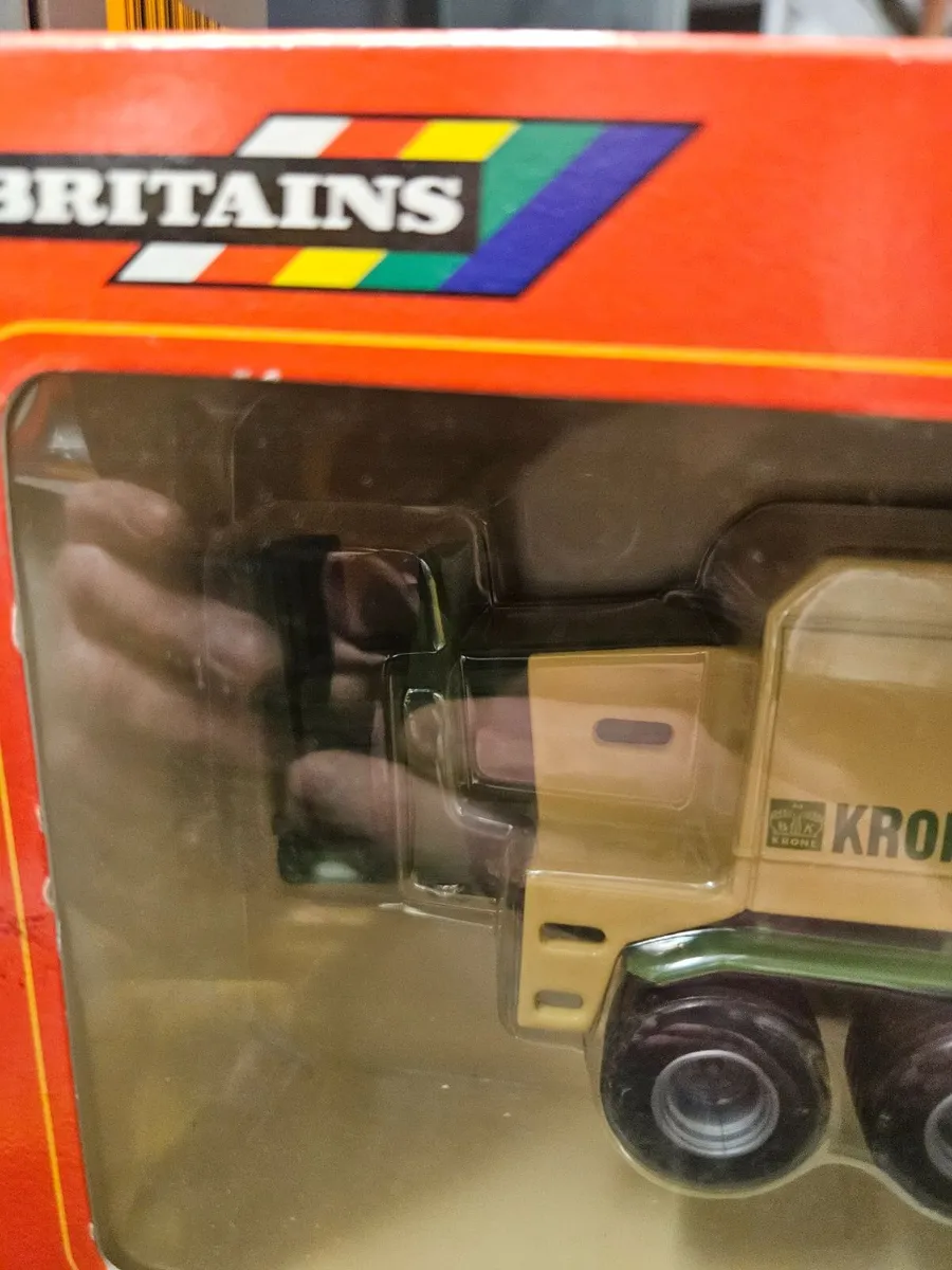 Britain's Krone Square Baler - Image 4