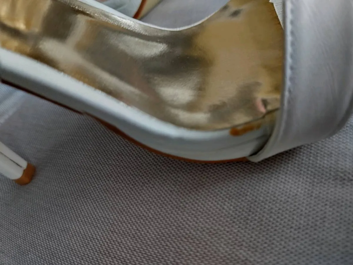 White gold heels with chain size 41 - Image 4