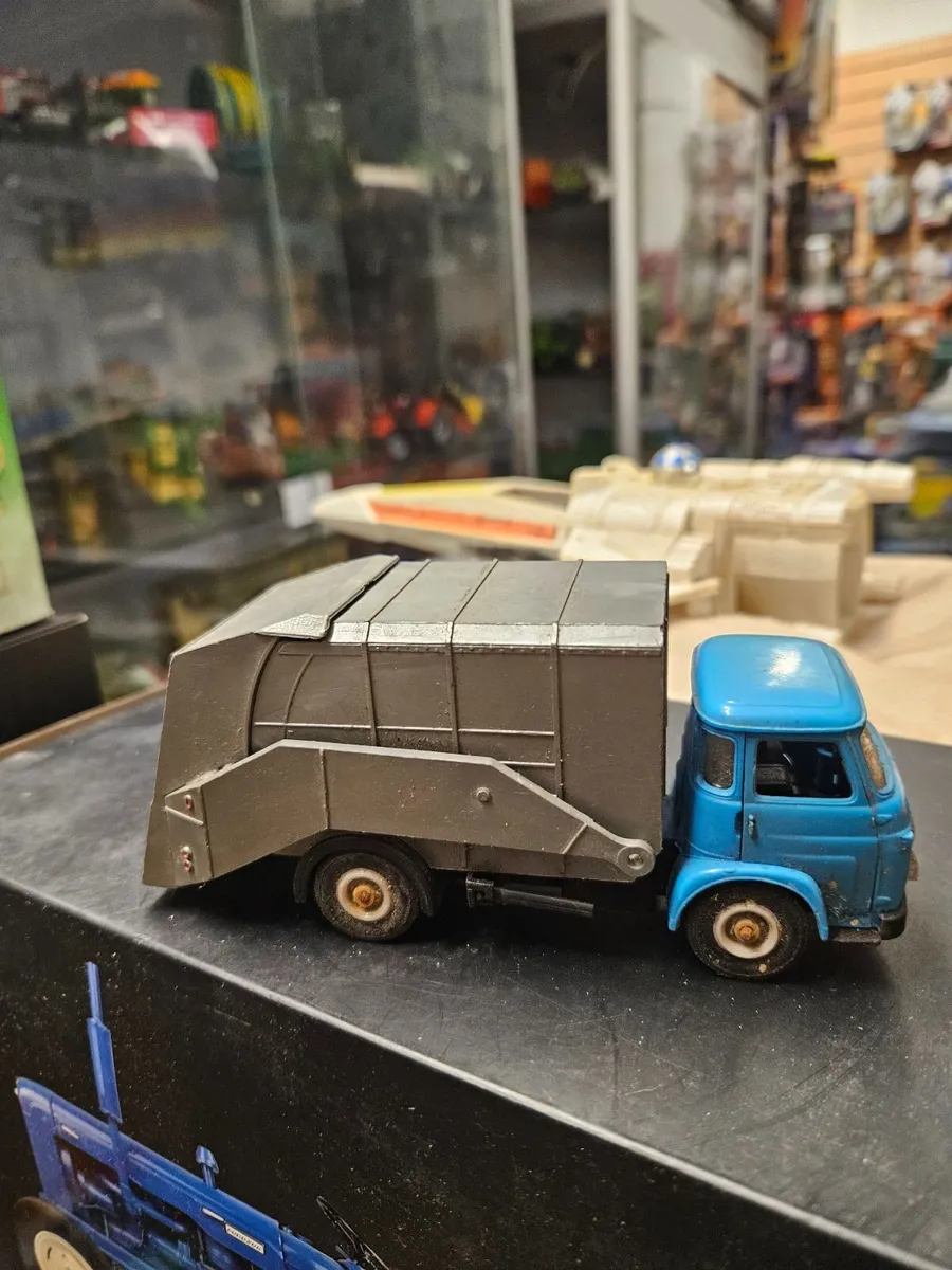 Corgi Norev Bin Lorry Plastic - Image 2