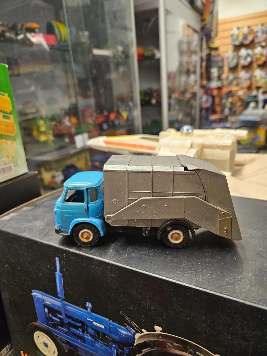 Corgi Norev Bin Lorry Plastic - Image 3