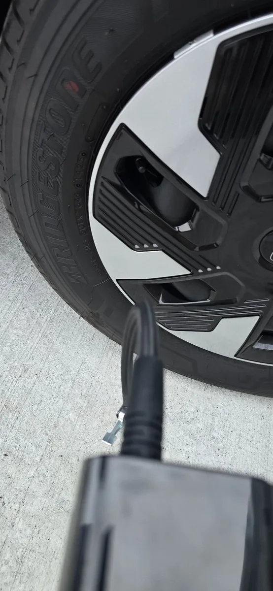 Ford Custom  9 Seater Plug in Hybrid Taxi - Image 3