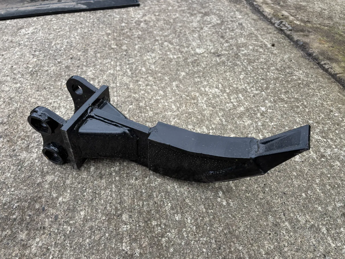 Excavator Ripper Tooth - Image 1