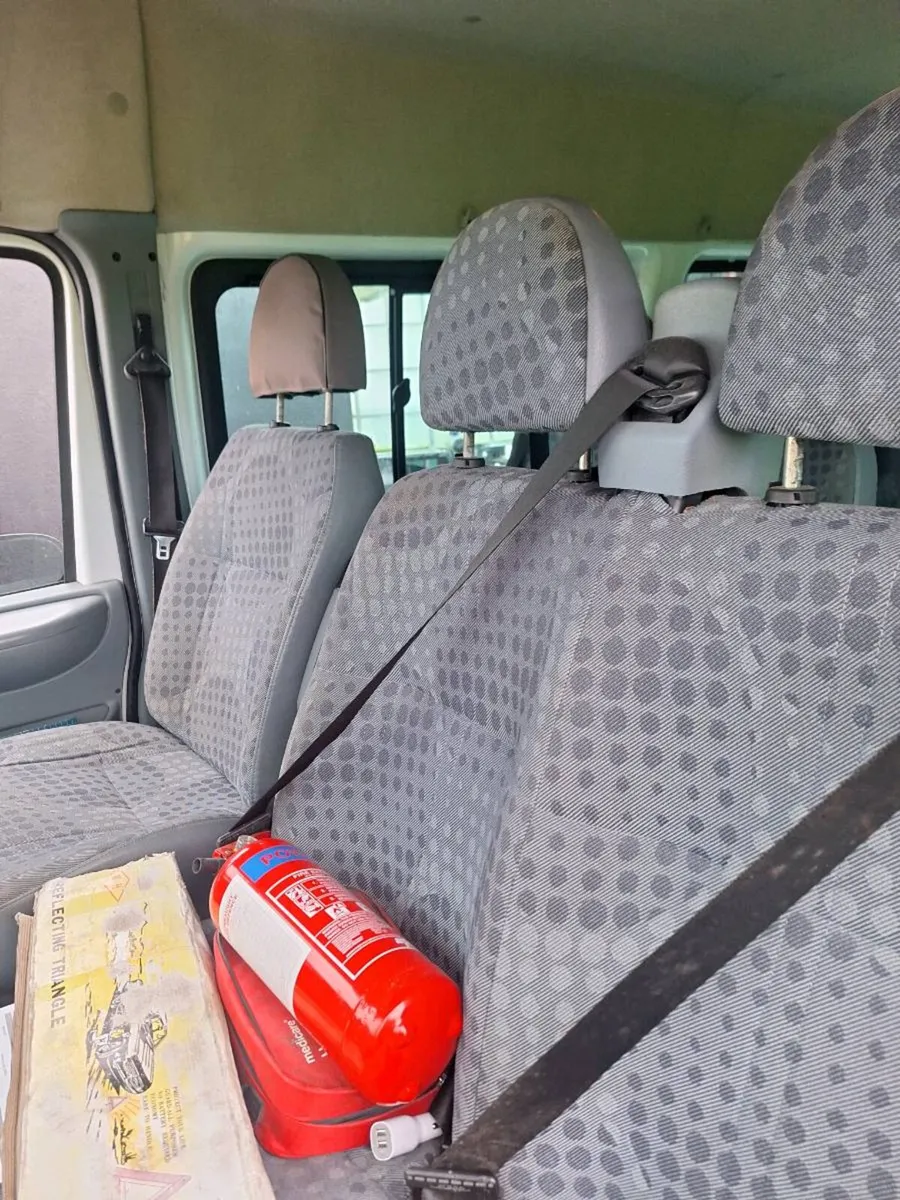 Mini Bus - Image 4