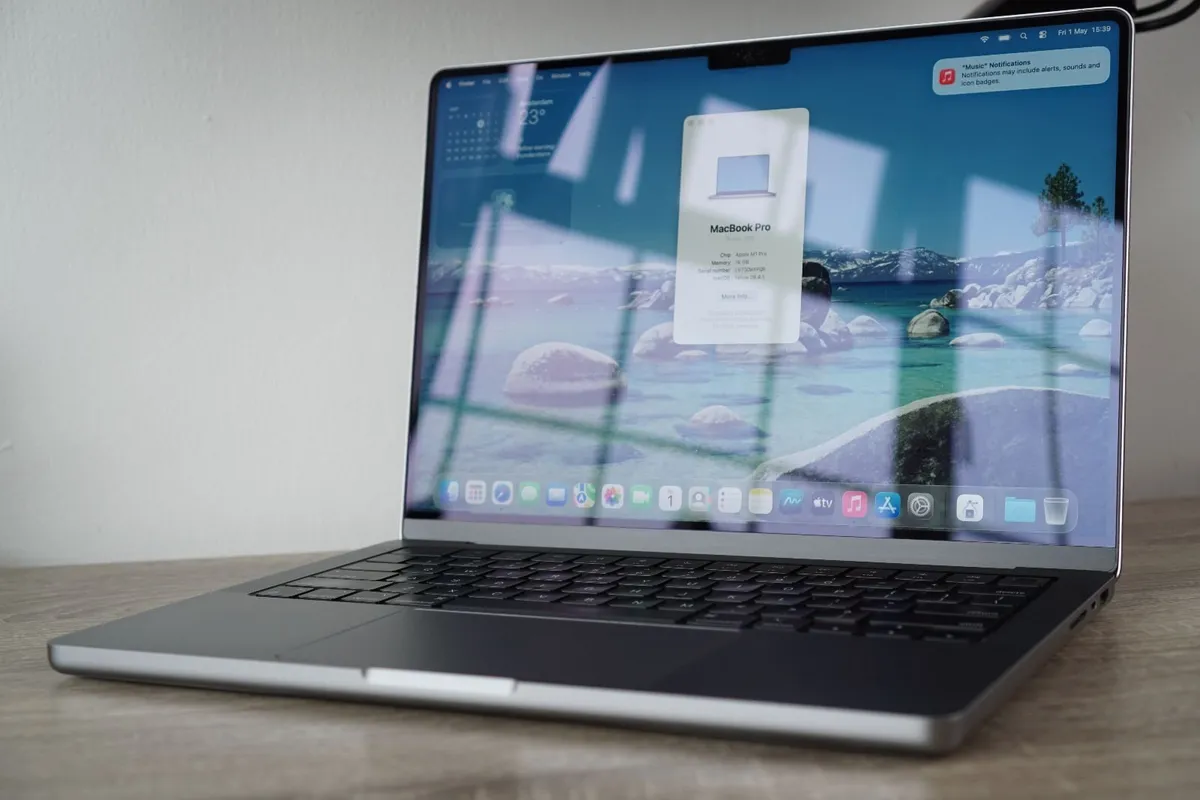 Macbook Pro 14" 2021 M1 Pro | 16GB Ram | 512GB - Image 1
