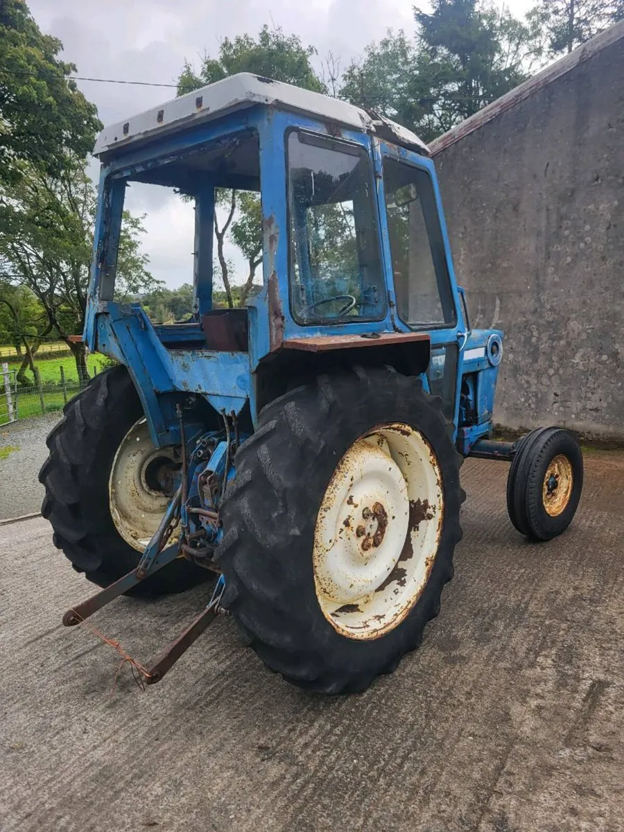 Ford 4600 - Image 2