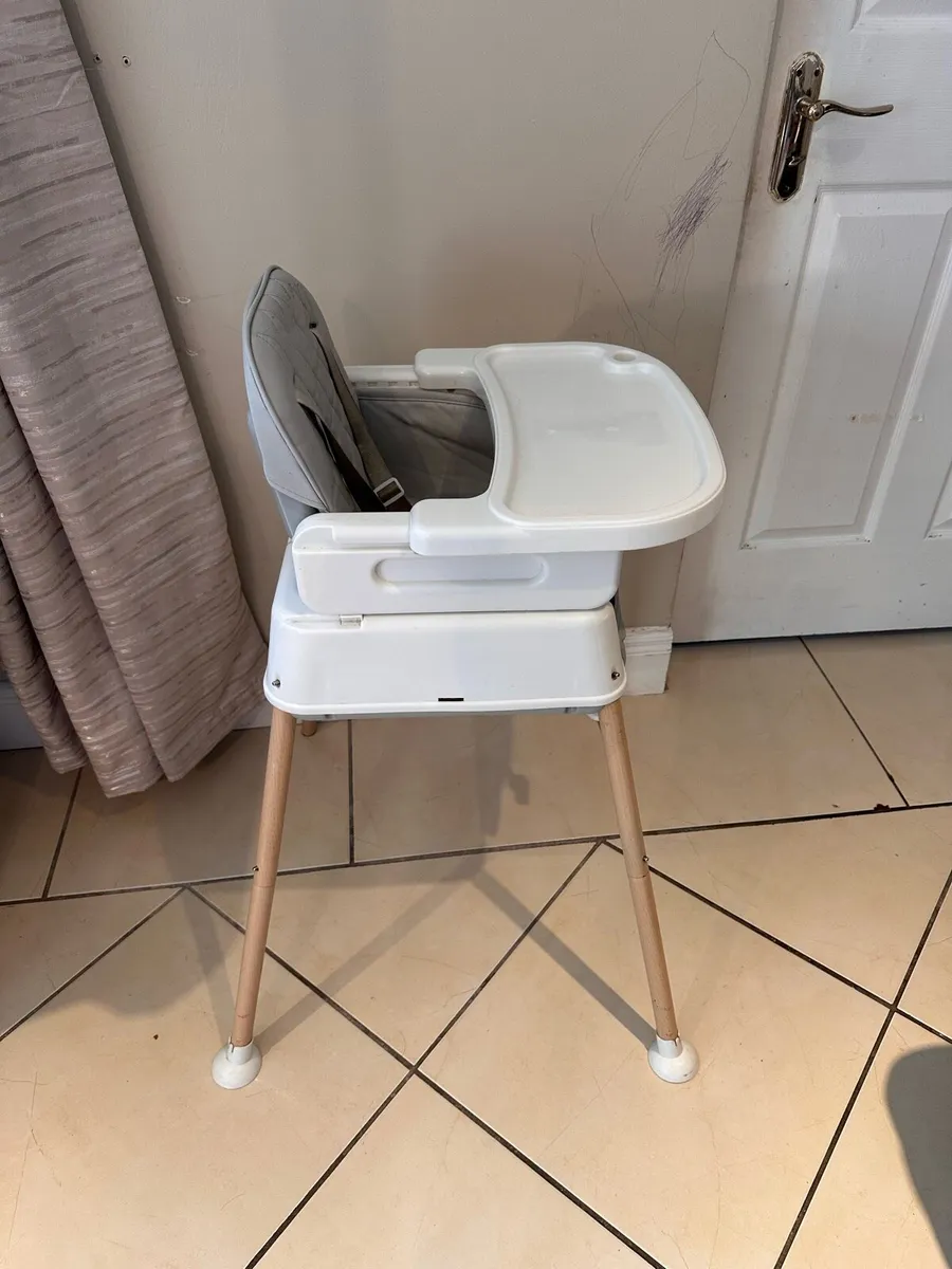 Baby high chair - Image 2