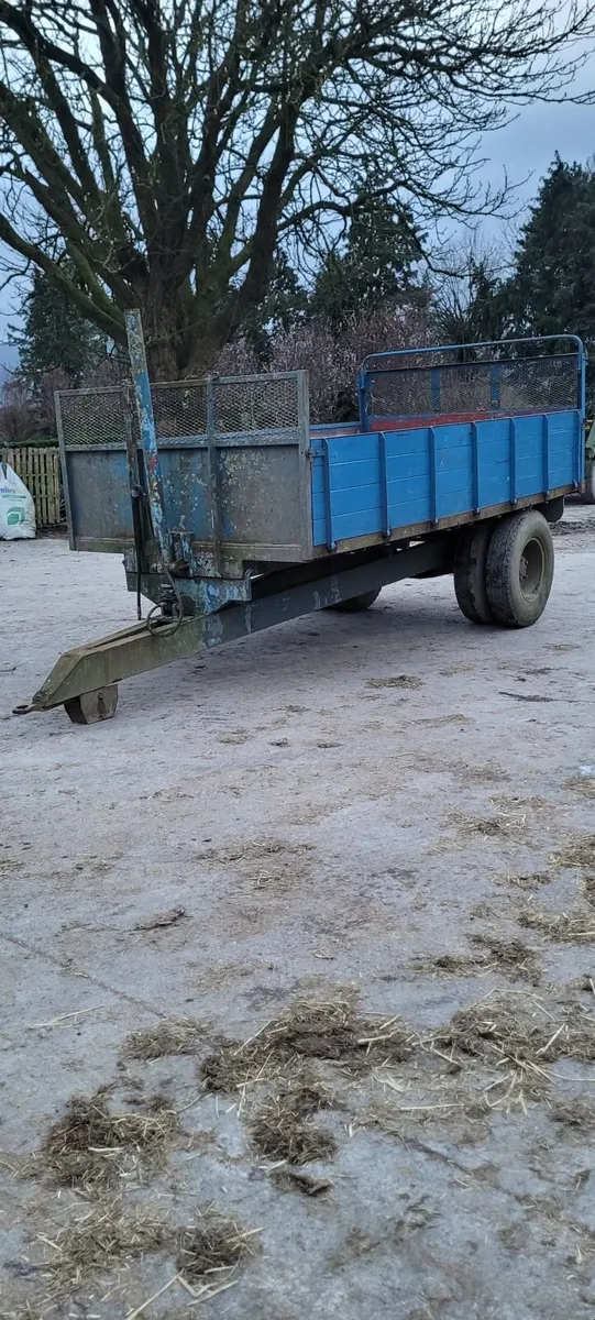 Trailer - Image 1