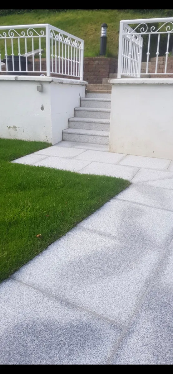 30cm Granite paving - Image 3