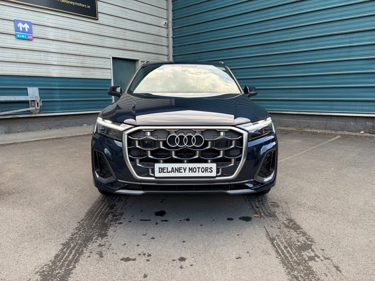 251 Audi Q7 N1 2 Seat Commercial Van - Image 2