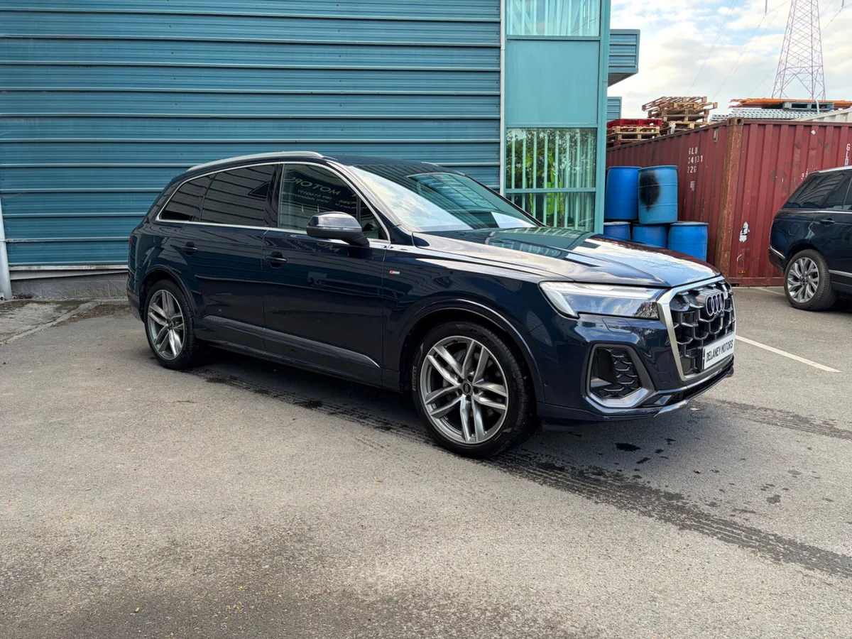 251 Audi Q7 N1 2 Seat Commercial Van - Image 3