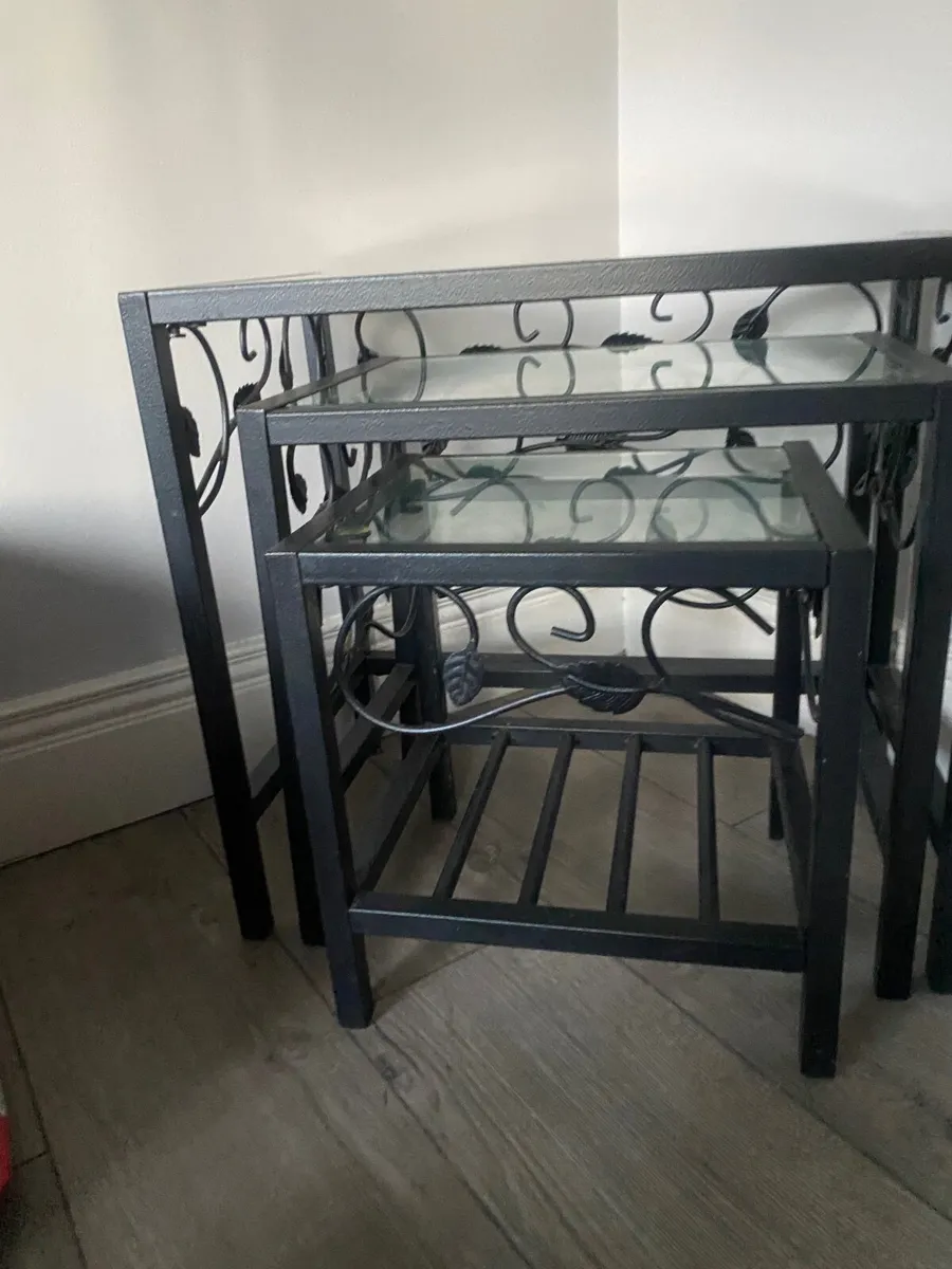 Nest of tables - Image 1