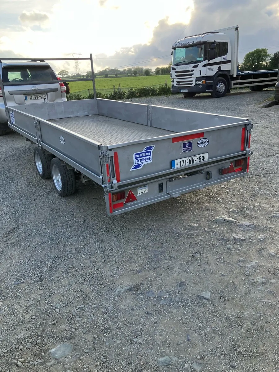 Trailers - Image 3