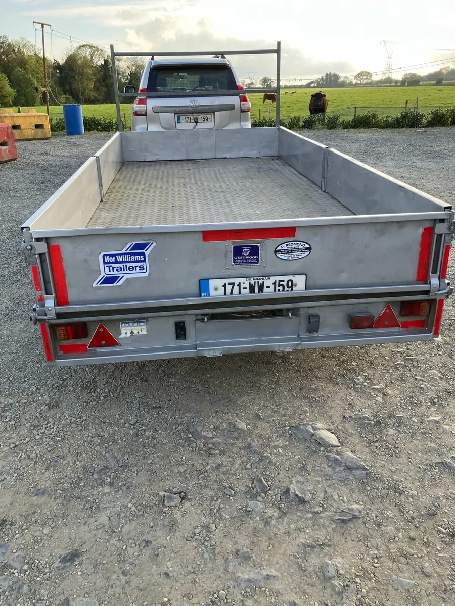 Trailers - Image 4