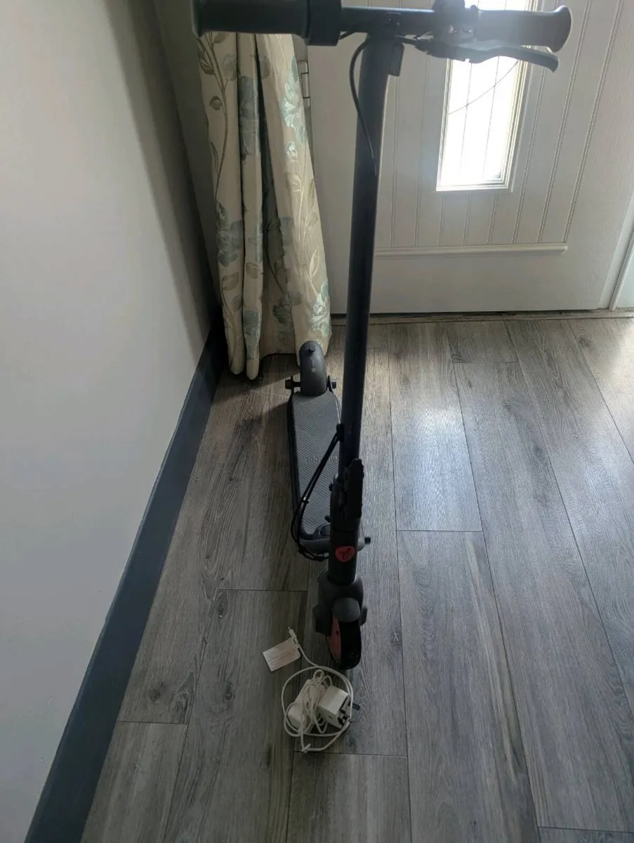 Electric scooter - Image 2
