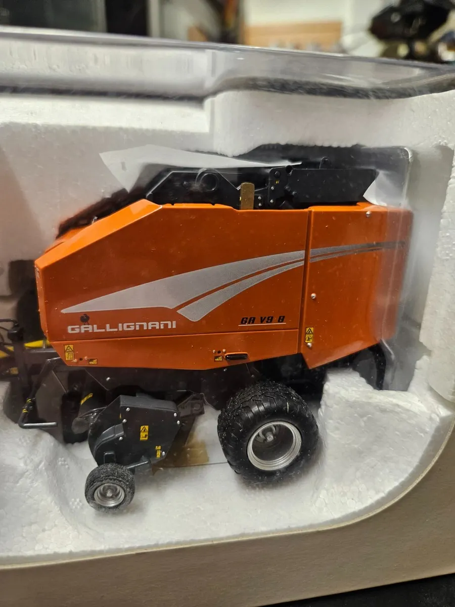 Britain's Universal Hobbies Round Baler - Image 2