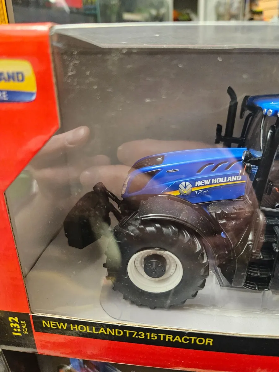 Britain's New Holland Tractor - Image 2
