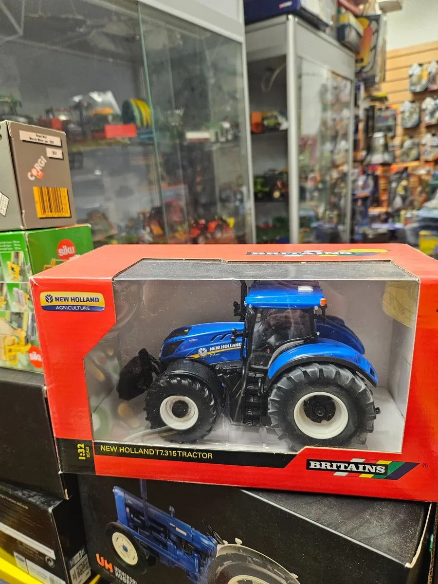 Britain's New Holland Tractor - Image 3