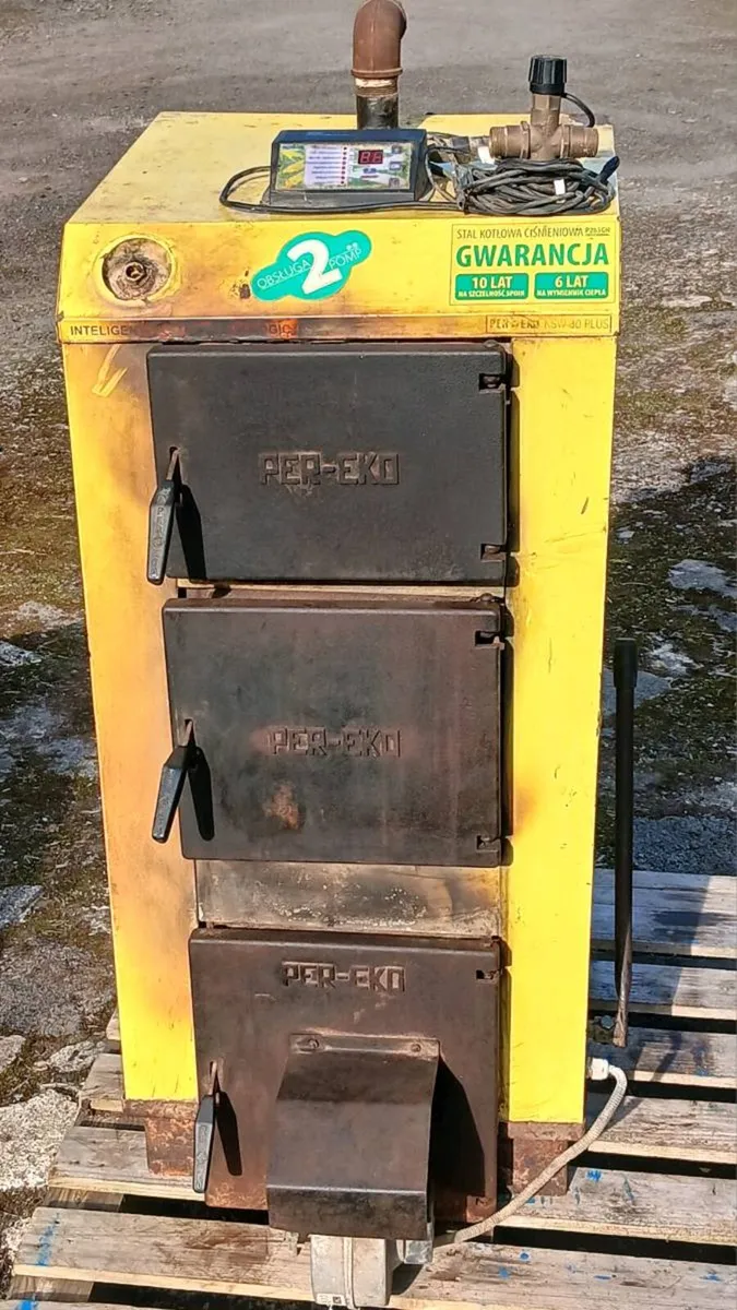 Large Solid Fuel Stove - Image 1