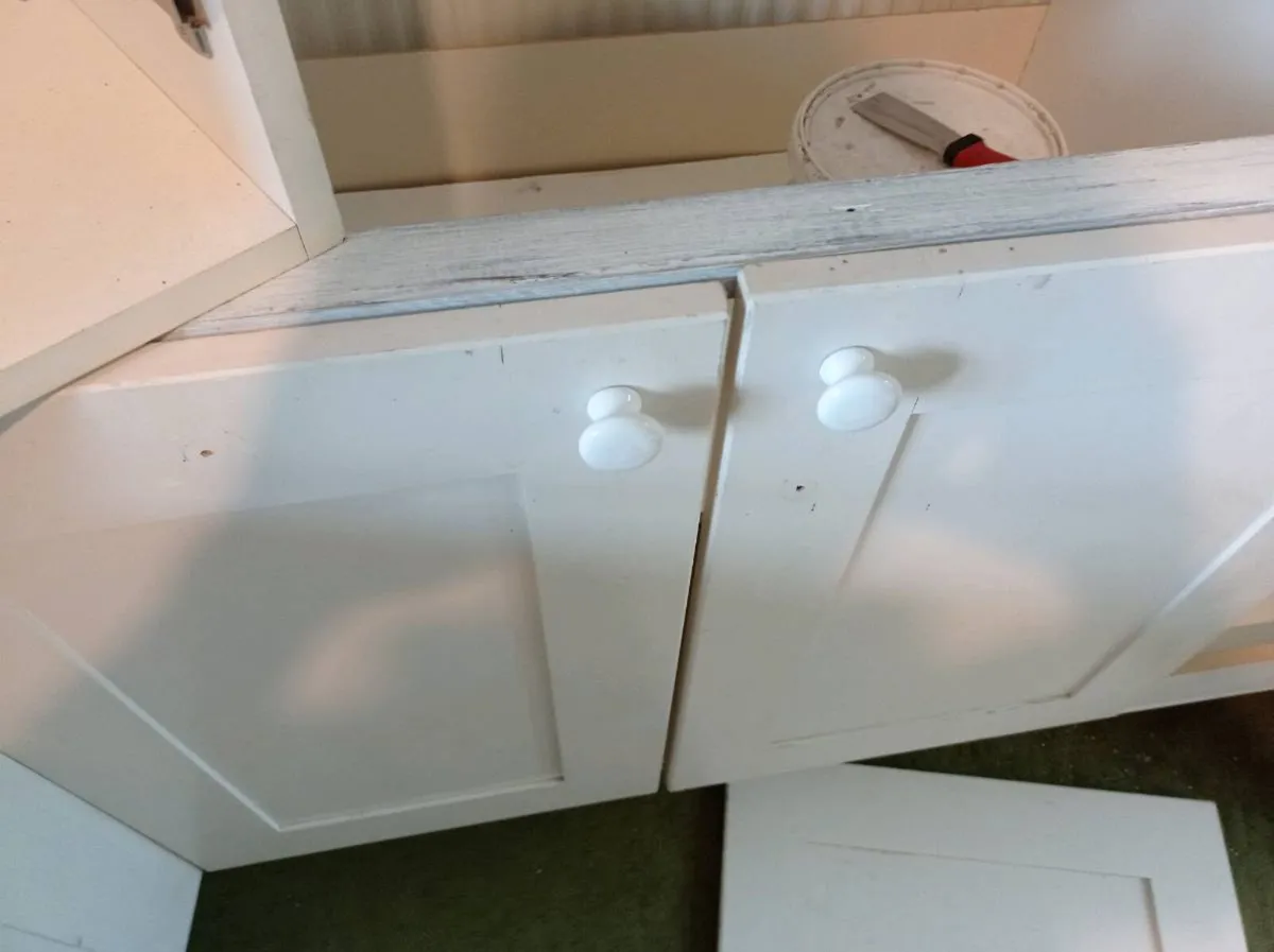 Kitchen cabinets white shaker painted wood - Image 3