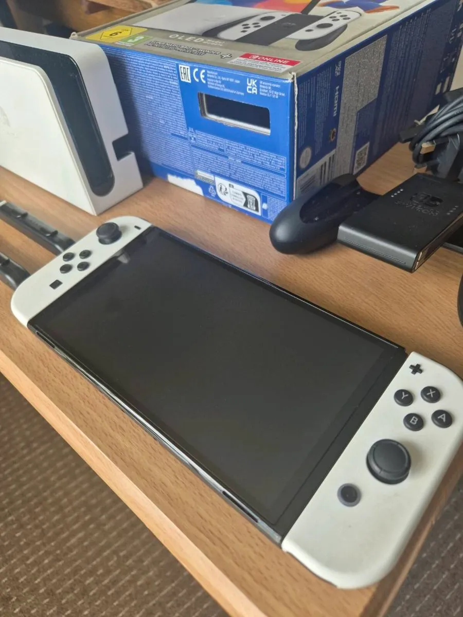 Nintendo switch OLED + Extras - Image 2