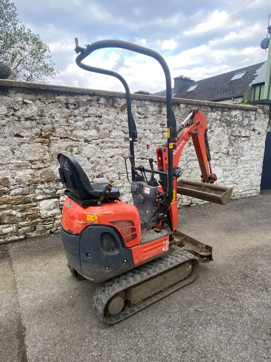 Kubota mini digger 300 hrs - Image 1