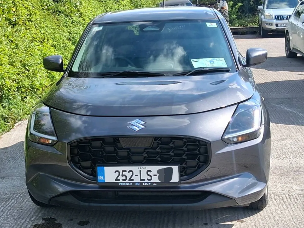 2025 SUKUKI SWIFT, AUTO,MILD HYBRID - Image 2
