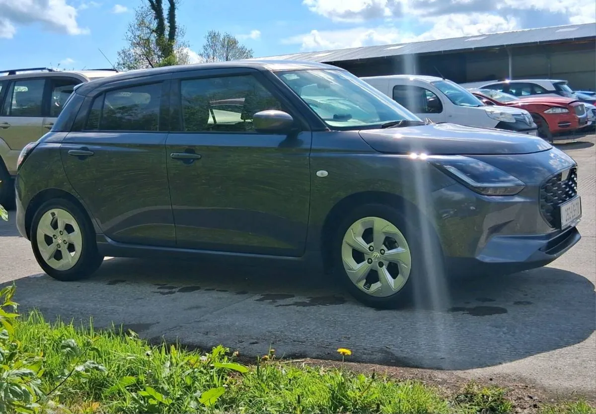 2025 SUKUKI SWIFT, AUTO,MILD HYBRID - Image 4