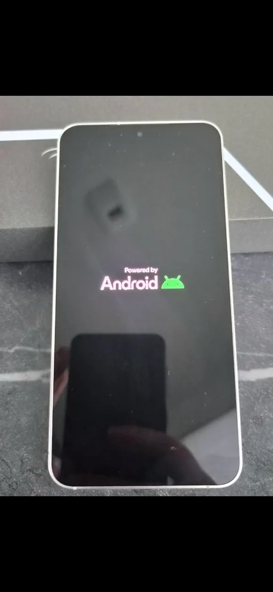 Samsung Galaxy S24 - Image 2
