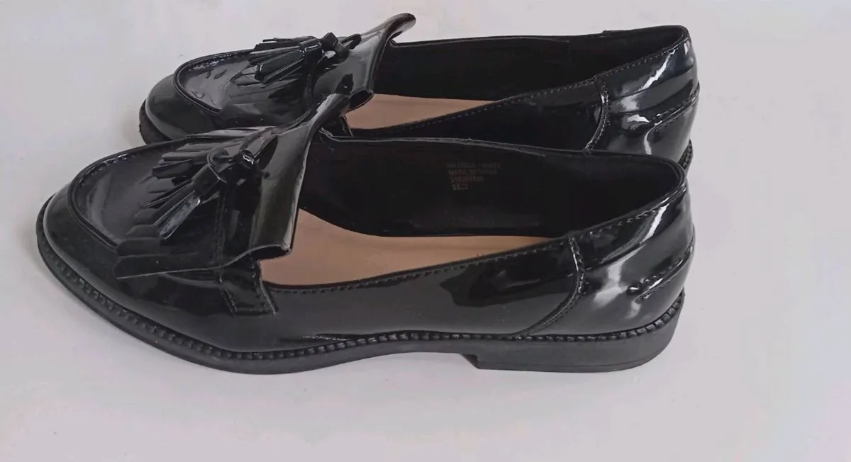 Ladies Loafers UK6 - Image 2