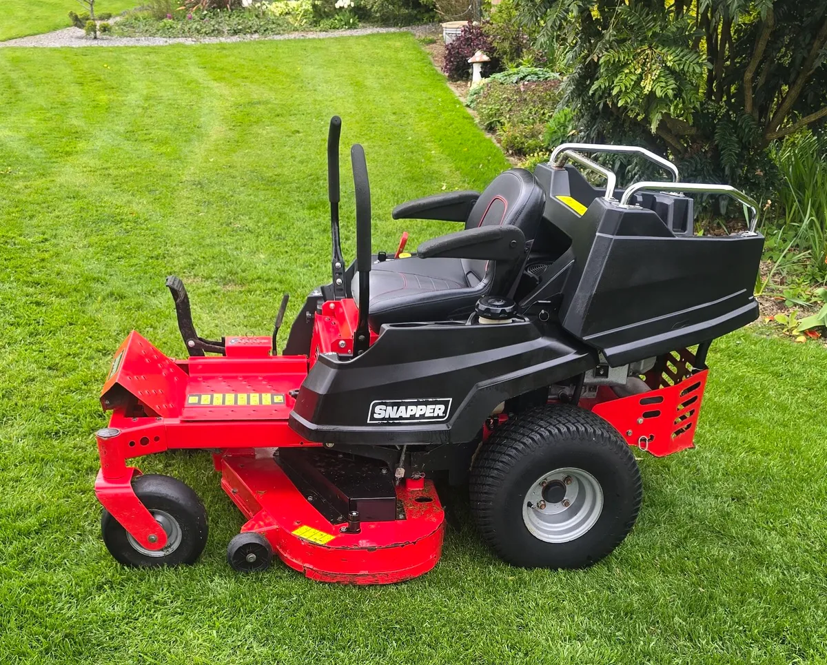 27HP LOW HOURS ZERO TURN - Image 2