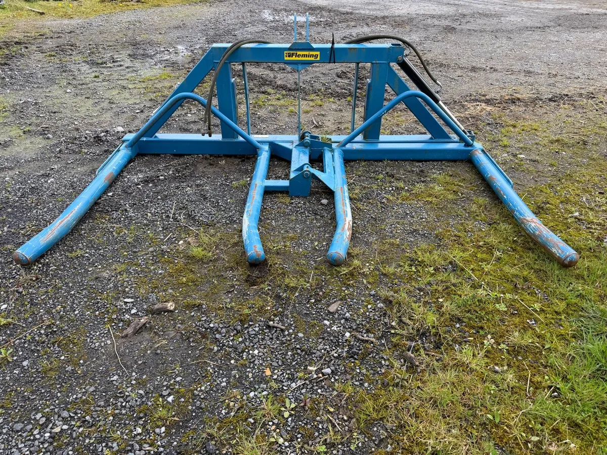 Flemming hydraulic bale lifter - Image 2