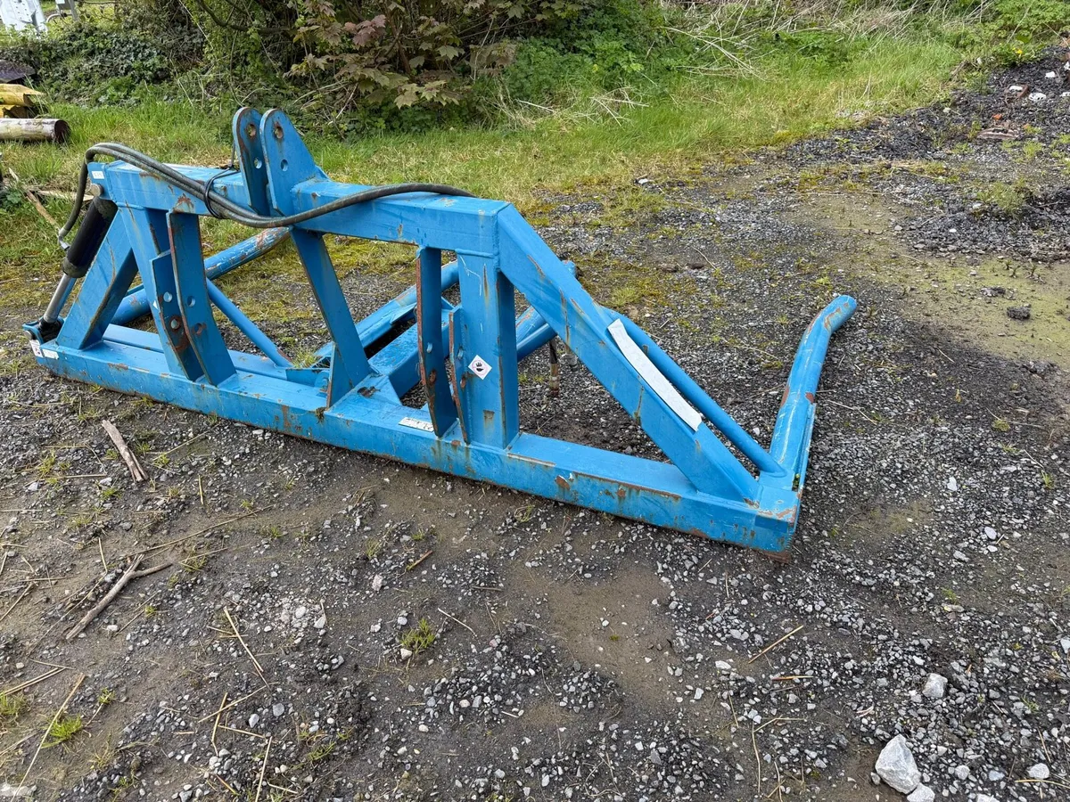 Flemming hydraulic bale lifter - Image 3