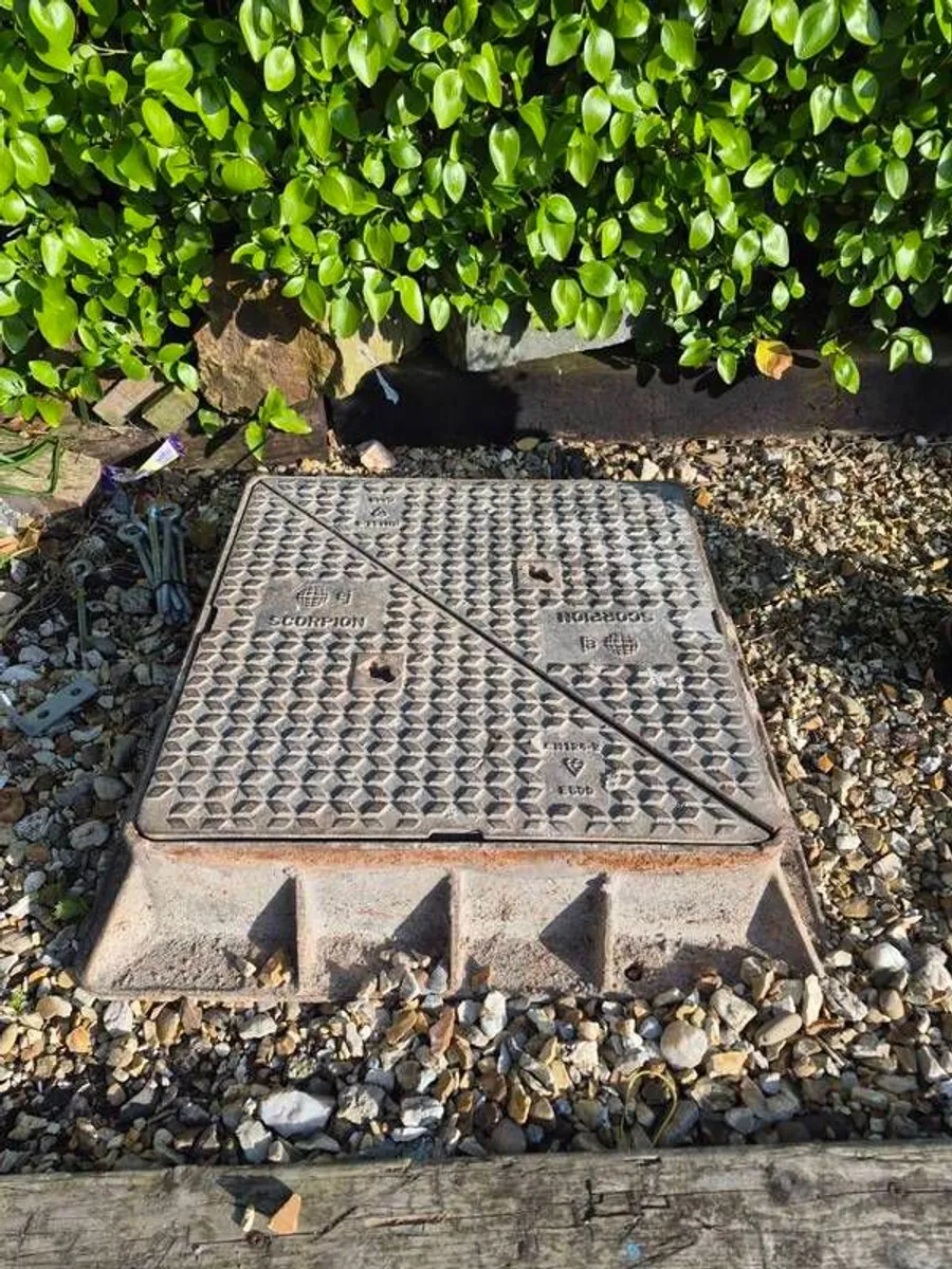 heavy duty. manhole - Image 1