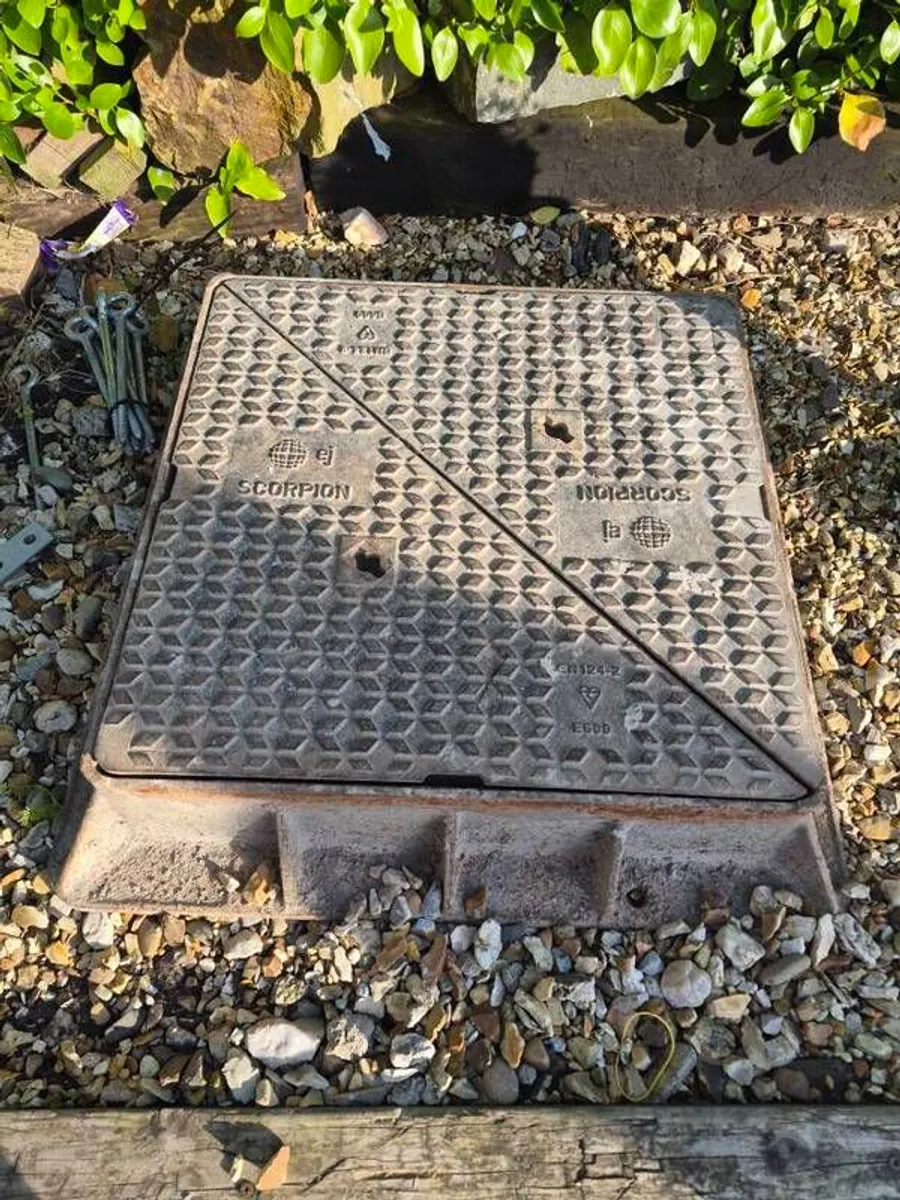 heavy duty. manhole - Image 3