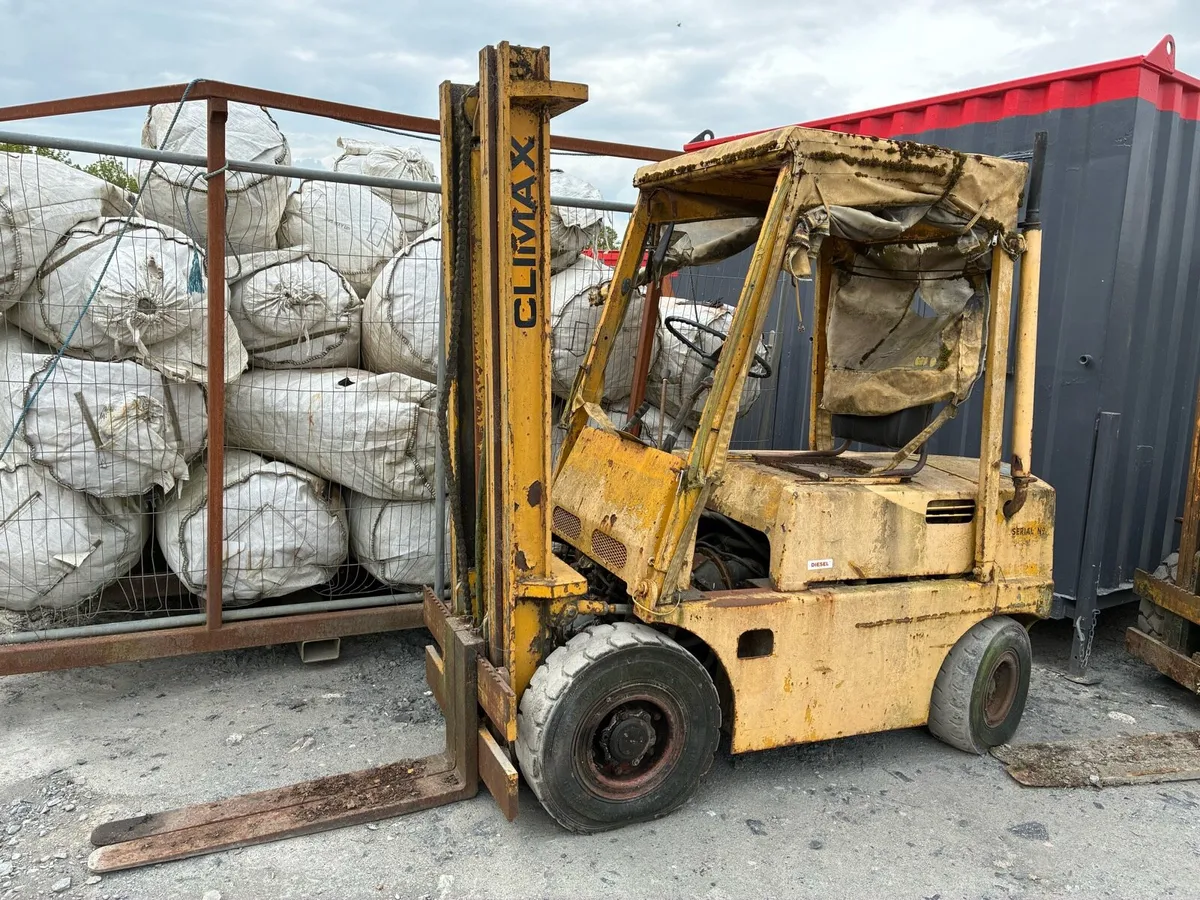 2 forklifts - Image 3