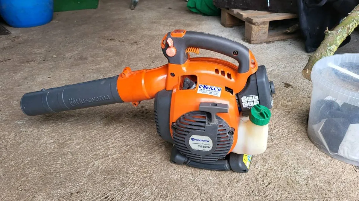 Husqvarna 125bvx leaf blower - Image 1