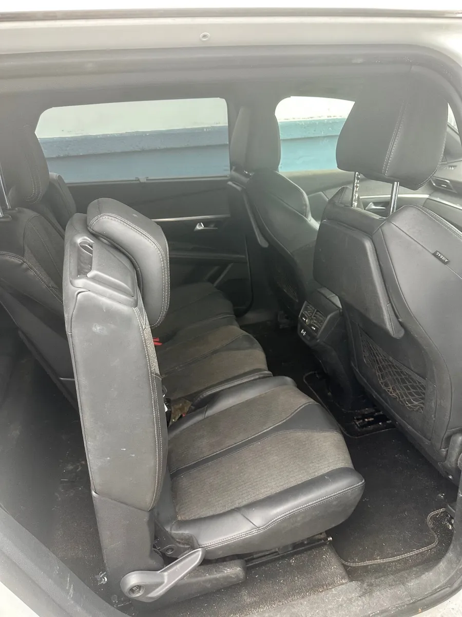 Car - Image 4
