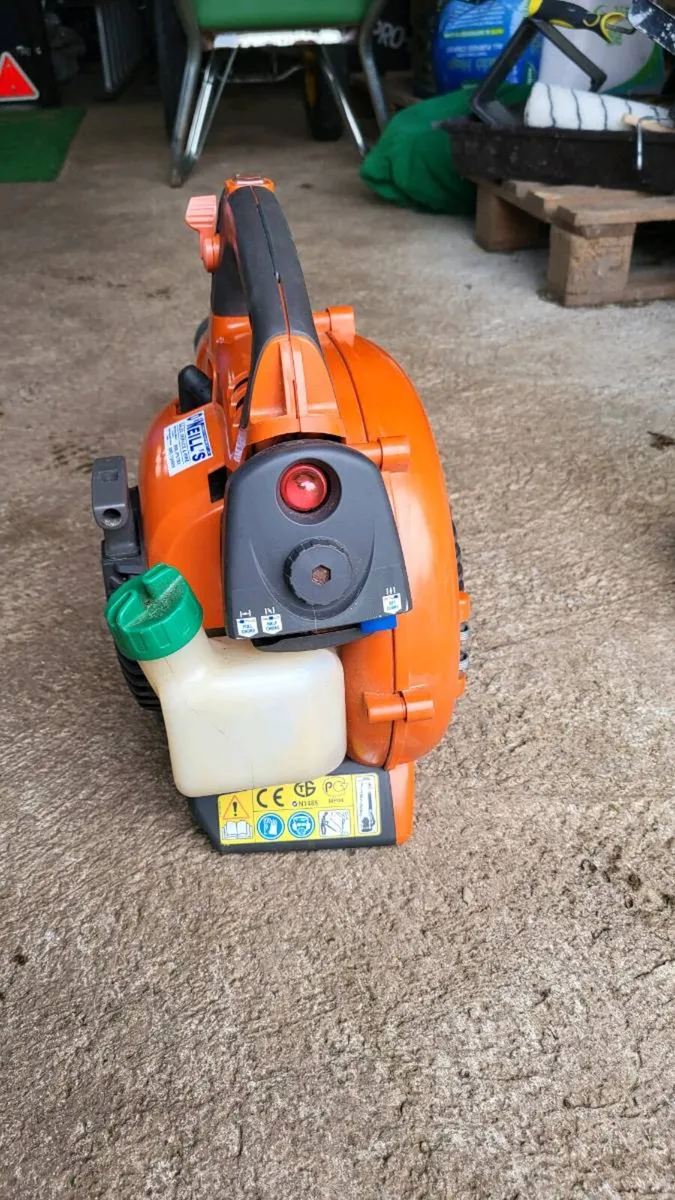 Husqvarna 125bvx leaf blower - Image 2