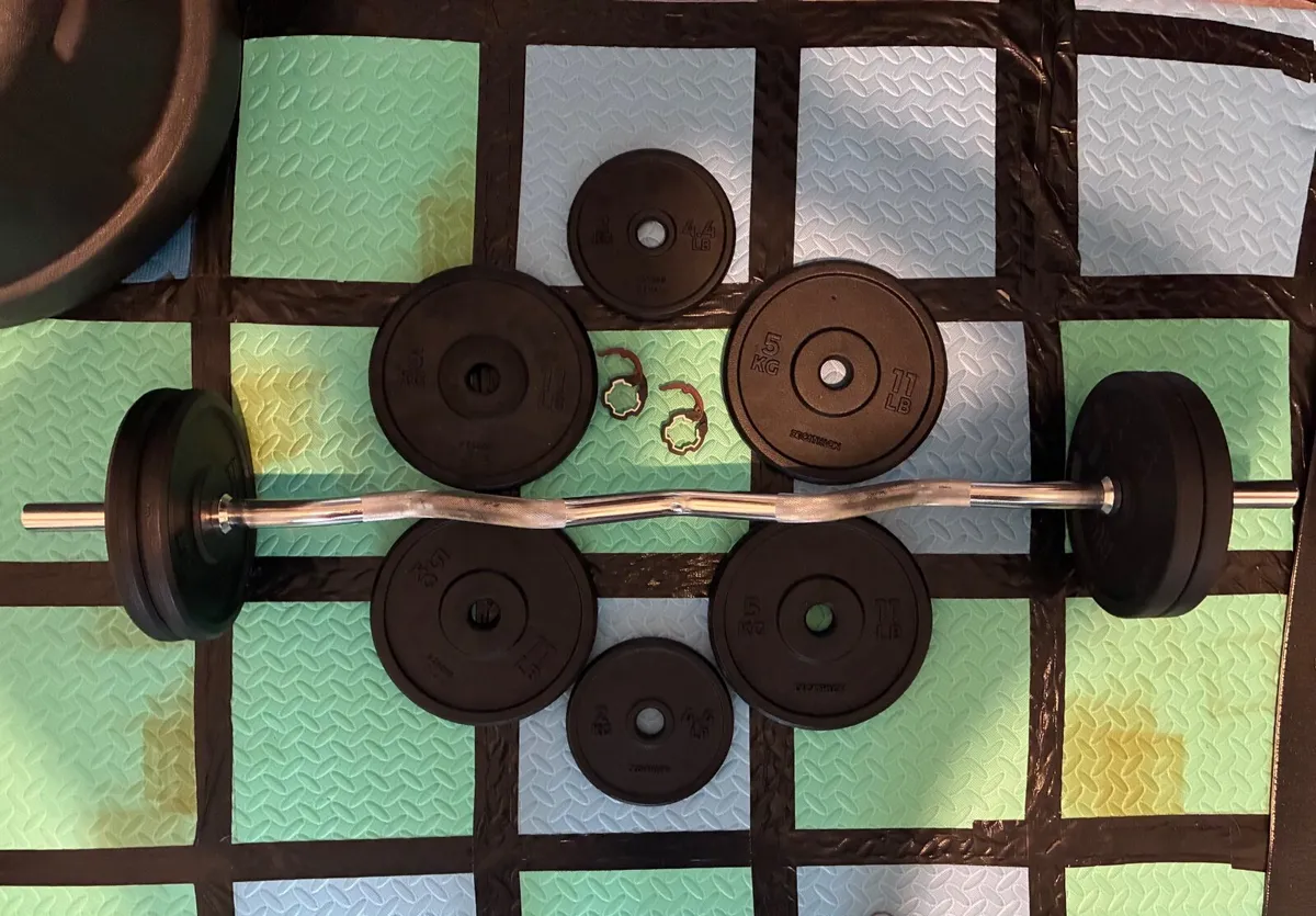 Curl bar & weights - Image 3