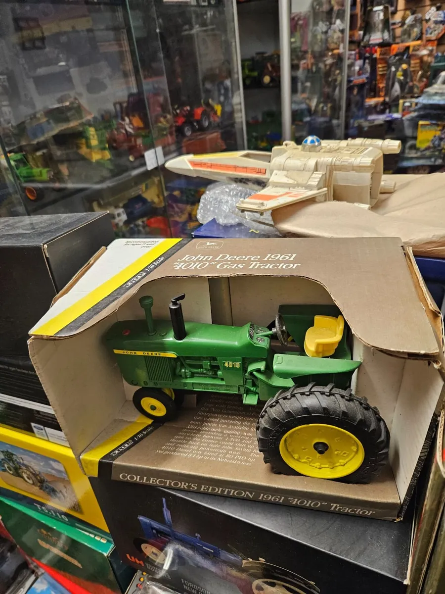 Britain's ERTL John Deere Tractor 1.16 - Image 1