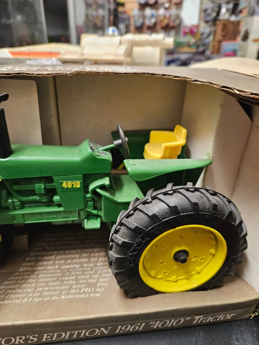 Britain's ERTL John Deere Tractor 1.16 - Image 2