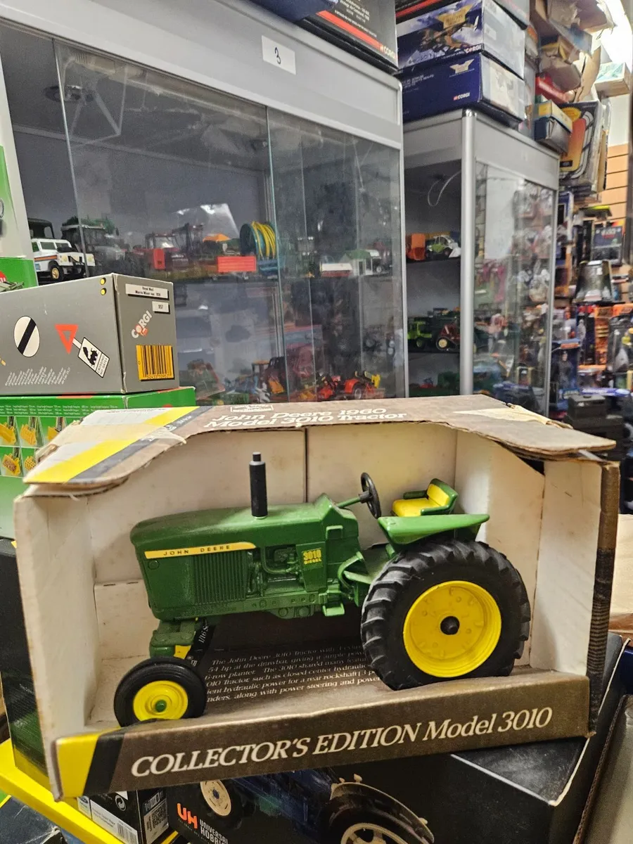 Britain's ERTL John Deere Tractor 1.16 - Image 1