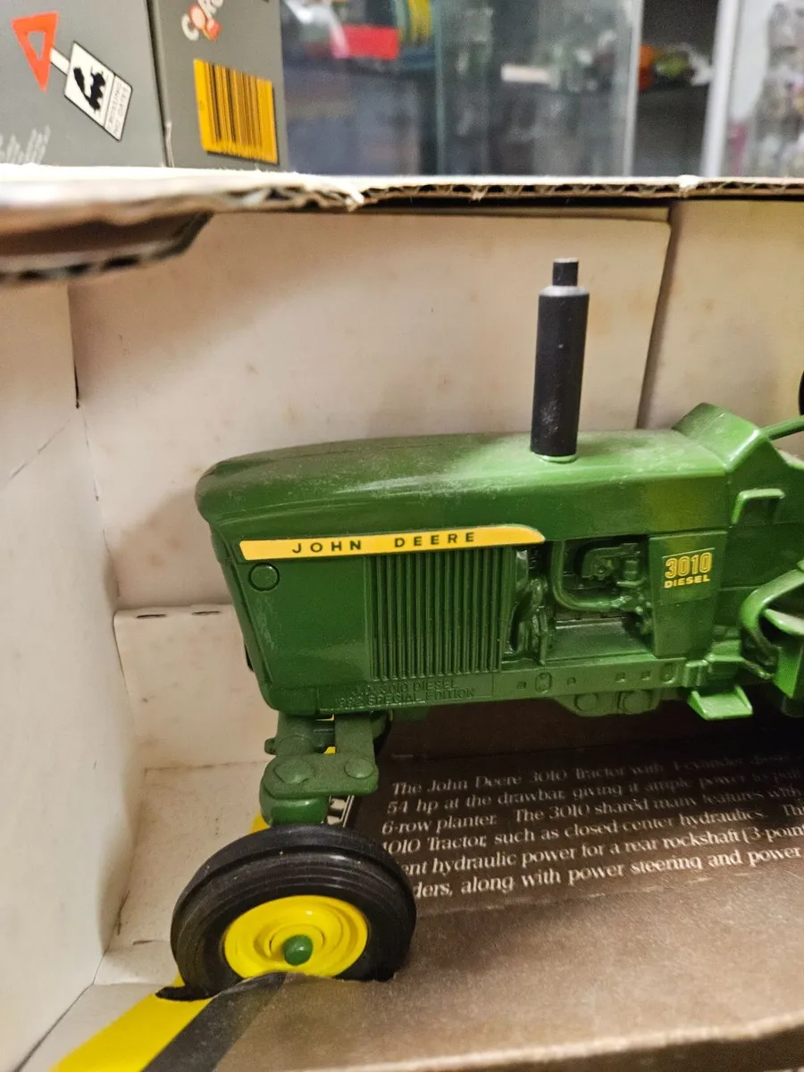 Britain's ERTL John Deere Tractor 1.16 - Image 4