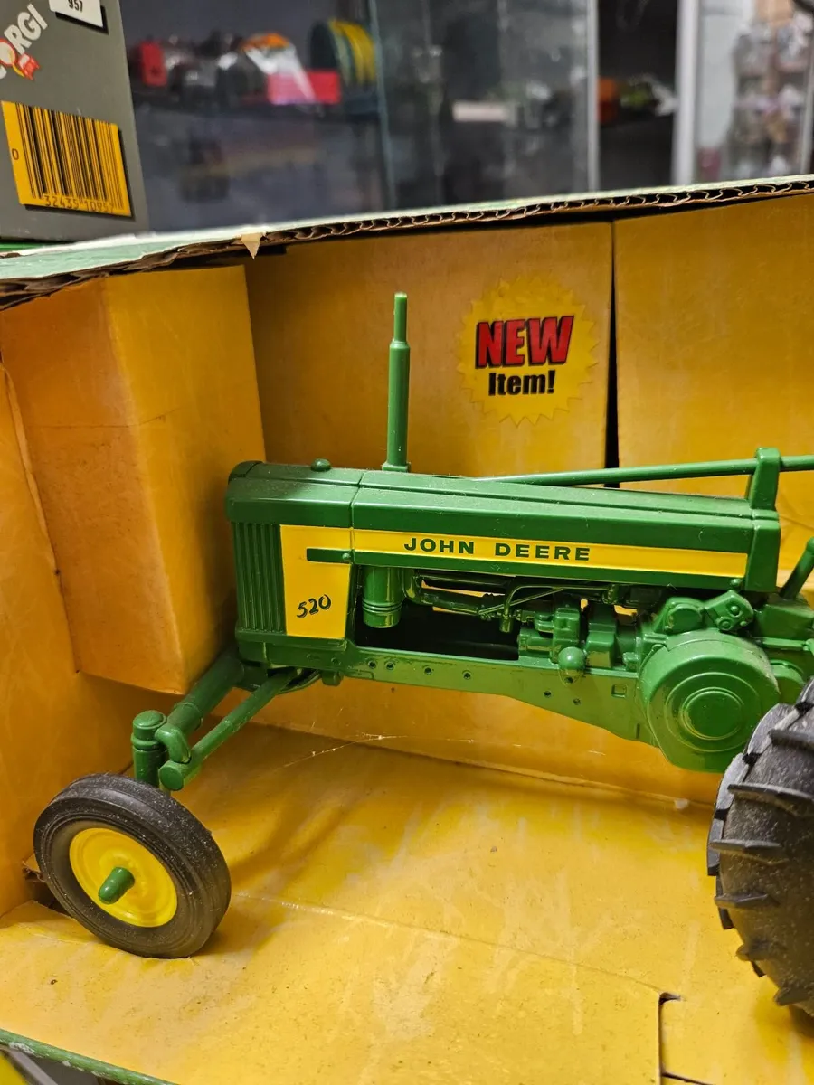Britain's ERTL John Deere Tractor 1.16 - Image 2