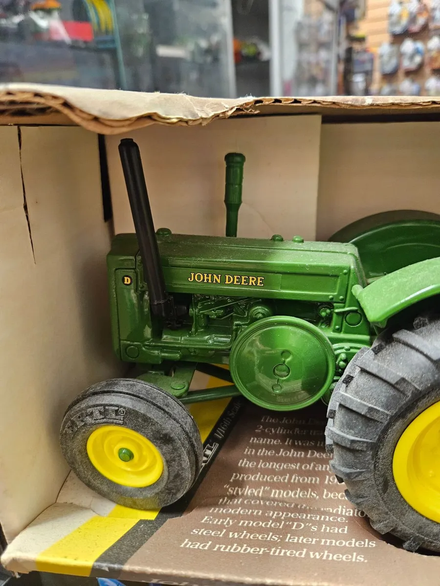 Britain's ERTL John Deere Tractor 1.16 - Image 2