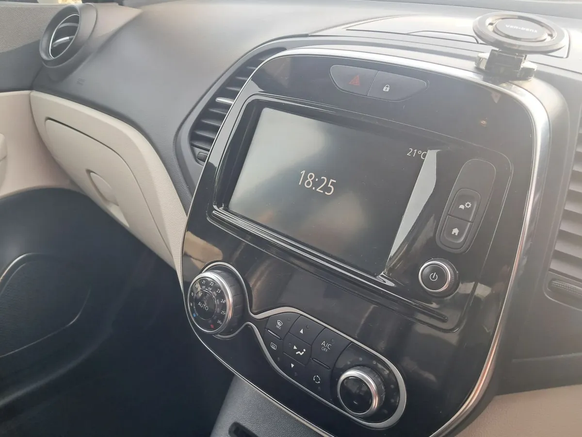 Renault Captur 2018 - Image 2