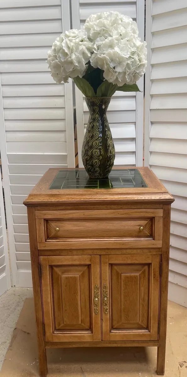 Antique oak cupboard - Image 4